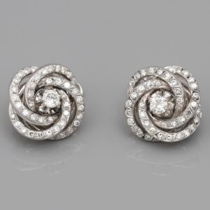 PAIR OF EARRINGS