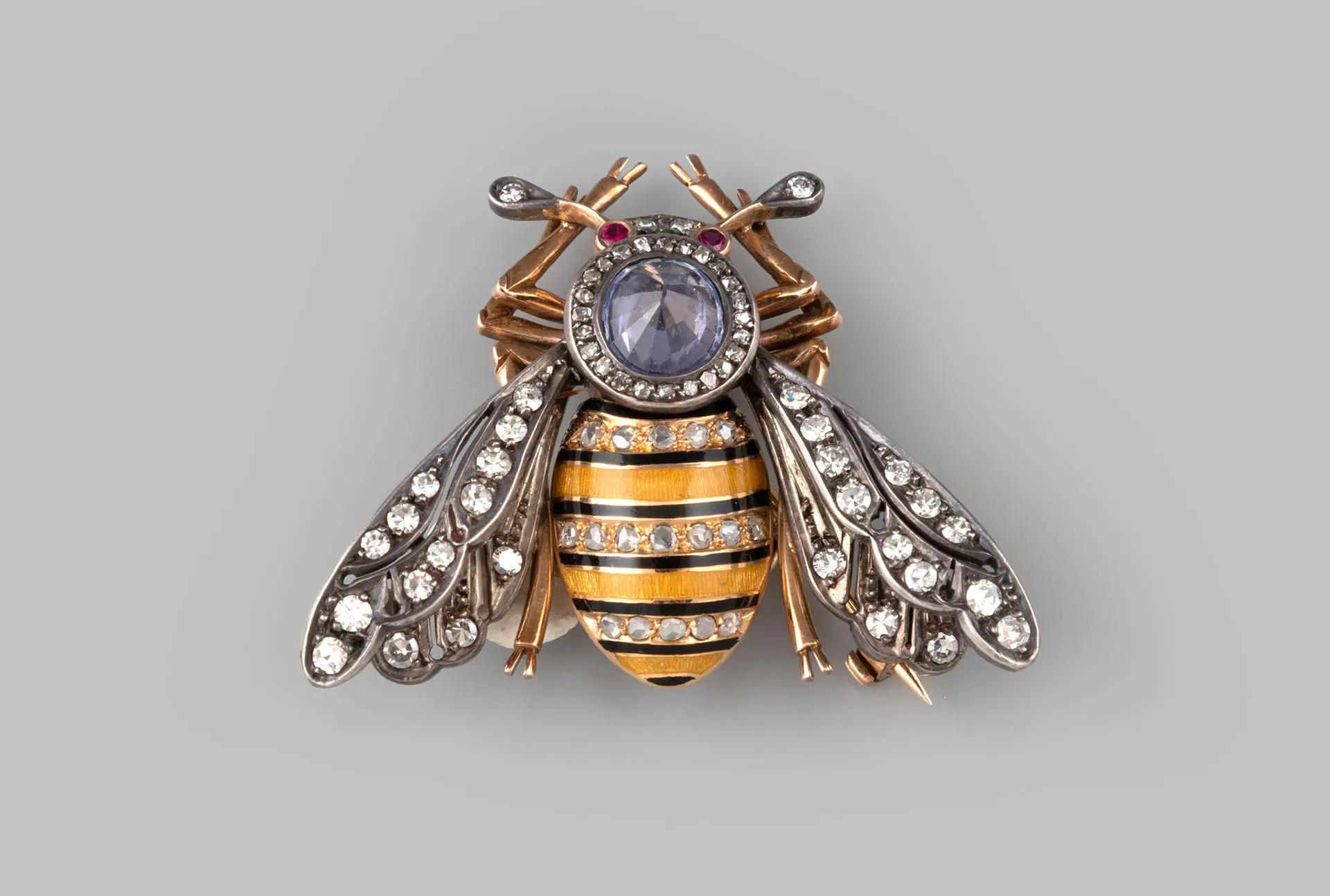 Alfinete abelha em ouro e prata